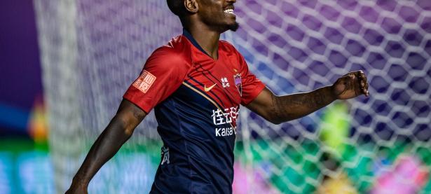 半岛体育新闻-深圳佳兆业青年球员大放异彩，力保联赛前四的简单介绍