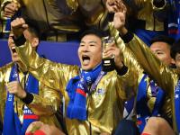 半岛体育在线登录-上海申花队员表现出色，赢得球迷赞誉