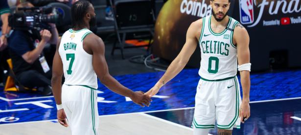 半岛体育在线登录-NBA新赛季开幕战：湖人对阵凯尔特人，巅峰对决