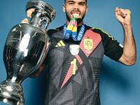 半岛体育教练-包含拉脱维亚队员斩获冠军，圆梦巅峰的词条