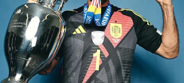 半岛体育教练-包含拉脱维亚队员斩获冠军，圆梦巅峰的词条