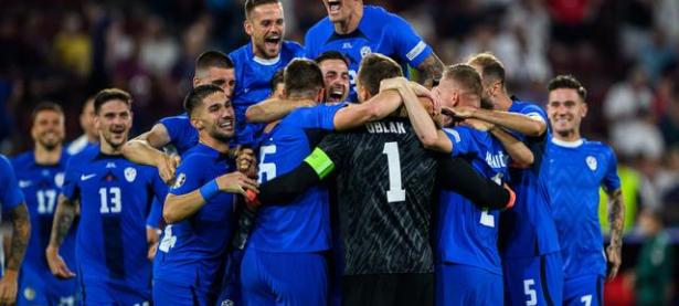 半岛体育官方入口-科隆客场大胜！强势击败沙尔克，展现出色实力的简单介绍