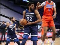 半岛体育竞技-中锋对决：内线力量激烈碰撞述说对话的简单介绍