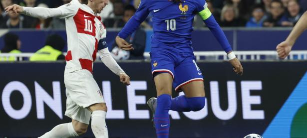 半岛体育网站-巴黎主力中场加盟国家队，备战国际赛事的简单介绍