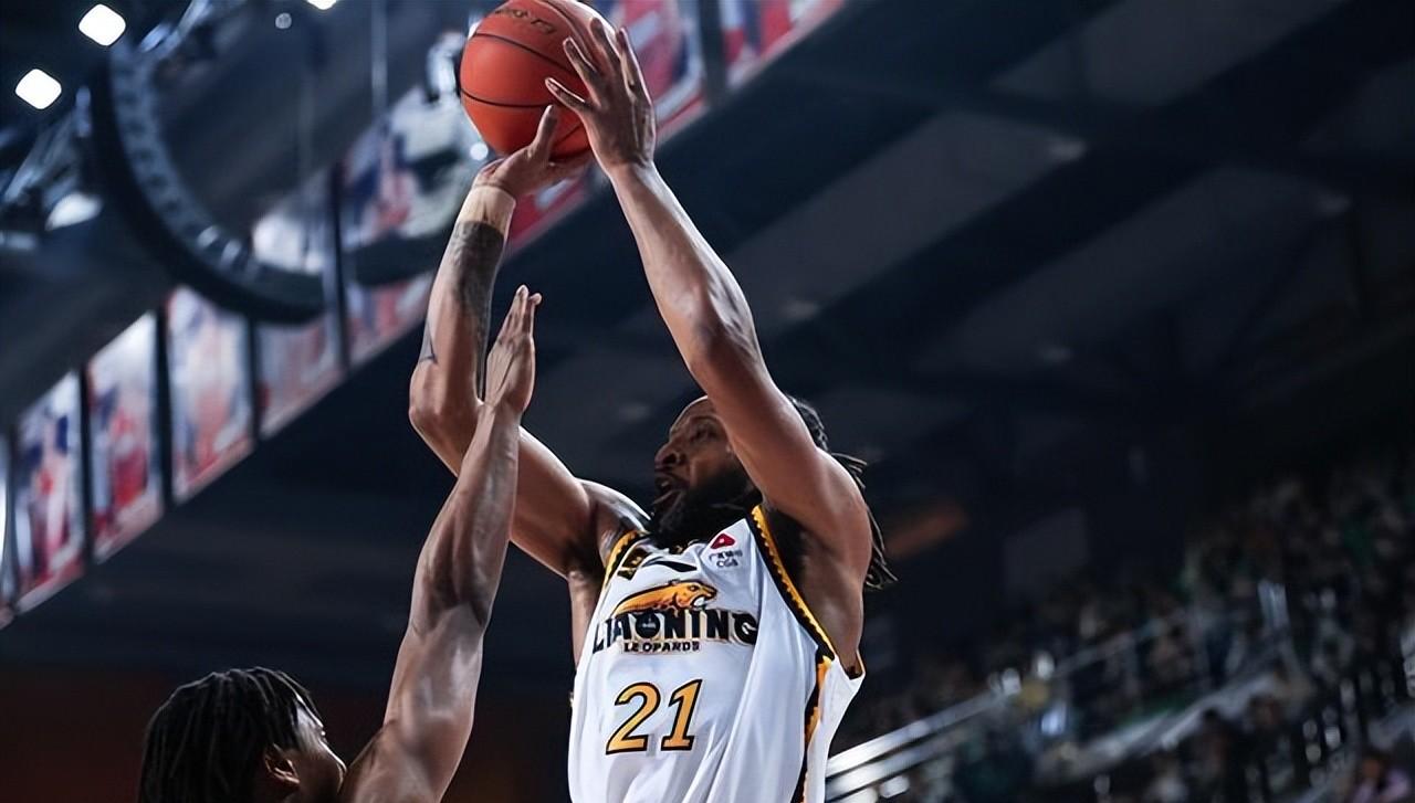 中国篮球联赛出现偏于外援的赛场现象