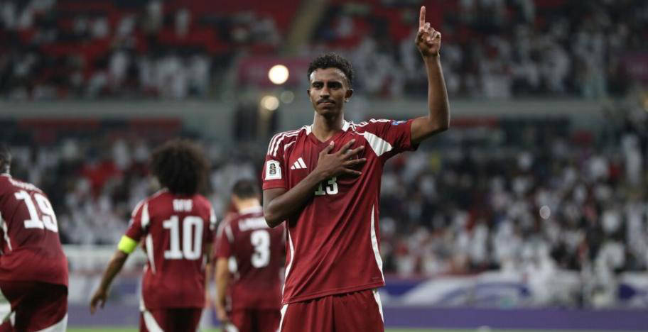 包含冷门球队异军突起，意外击败豪强对手的词条