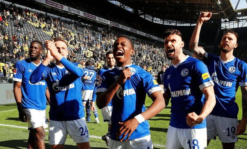 包含冷门球队异军突起，意外击败豪强对手的词条