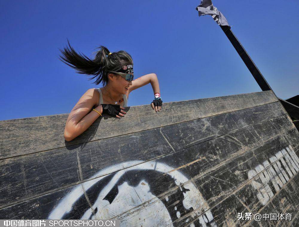 比赛场面精彩纷呈吸引观众眼球