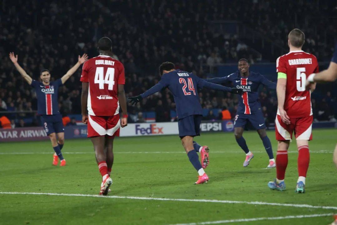 巴黎圣日耳曼连扳5球大胜雷恩的简单介绍 巴黎圣日耳曼连扳5球大胜雷恩的简单介绍