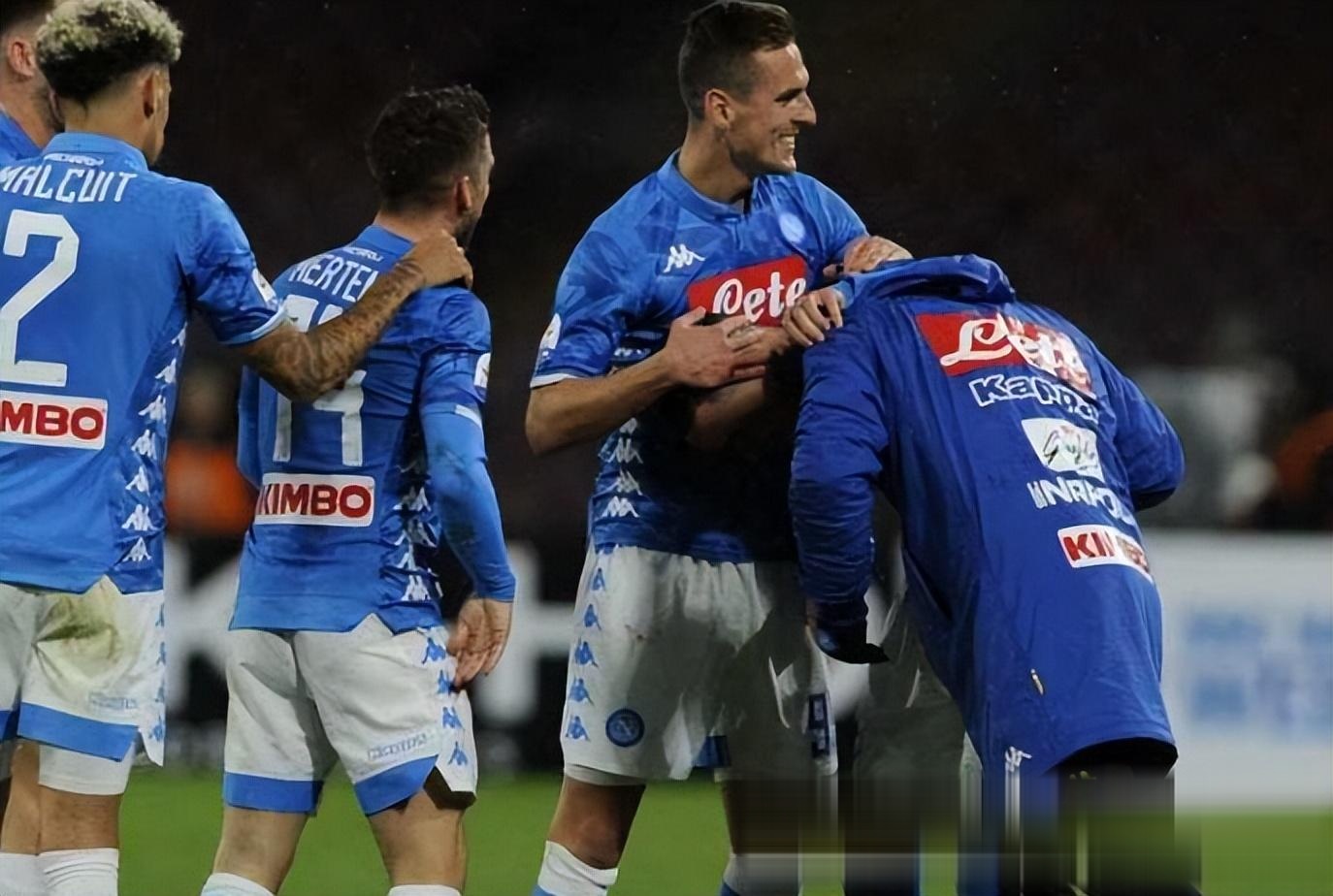 包含那不勒斯遭遇连败，晋级前景堪忧的词条