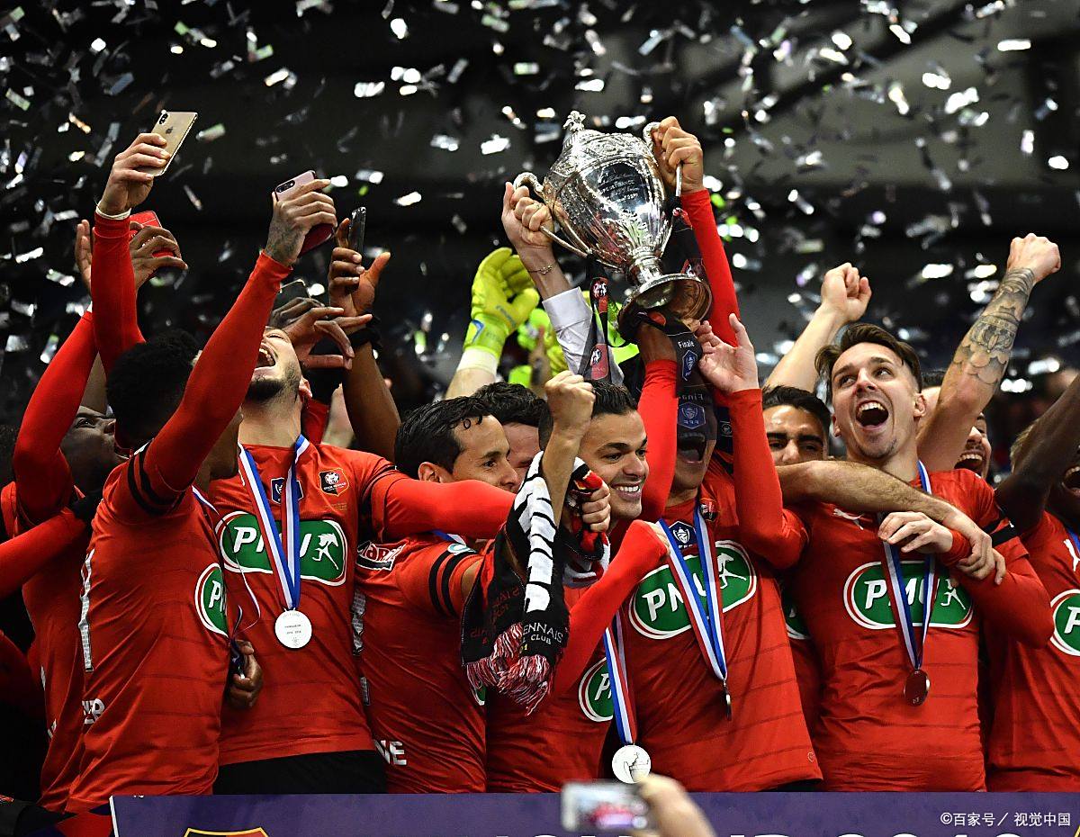 包含阿贾克斯铁血晋级，欧冠赛场波澜起伏的词条