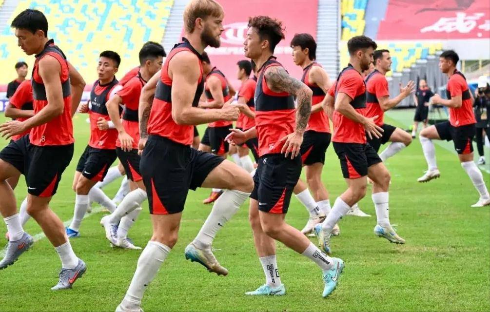 包含繁忙的比赛日程,球员们展现超强体能的词条 包含繁忙的比赛日程,球员们展现超强体能的词条