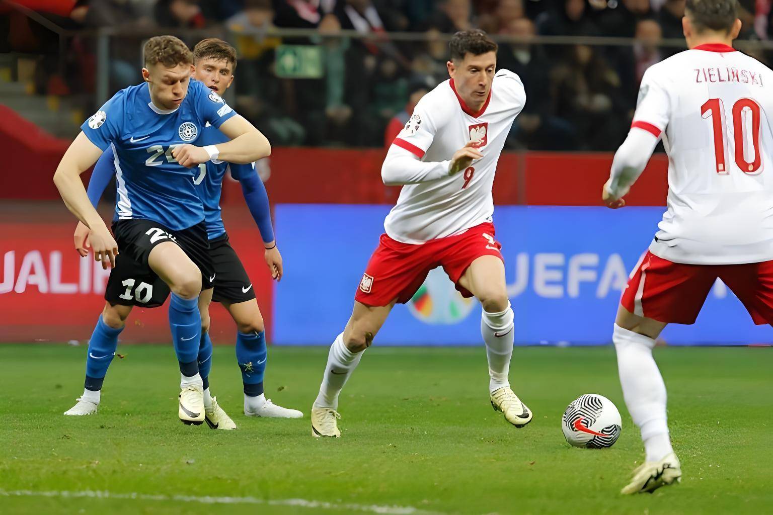 波兰队进攻火力强劲,大胜一仗 波兰队进攻火力强劲,大胜一仗