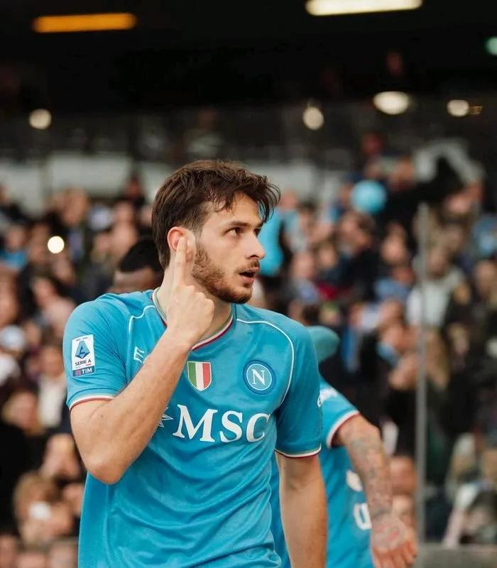 那不勒斯将在下个赛季引进两名新前锋,球队实力或再度强化的简单介绍 那不勒斯将在下个赛季引进两名新前锋,球队实力或再度强化的简单介绍