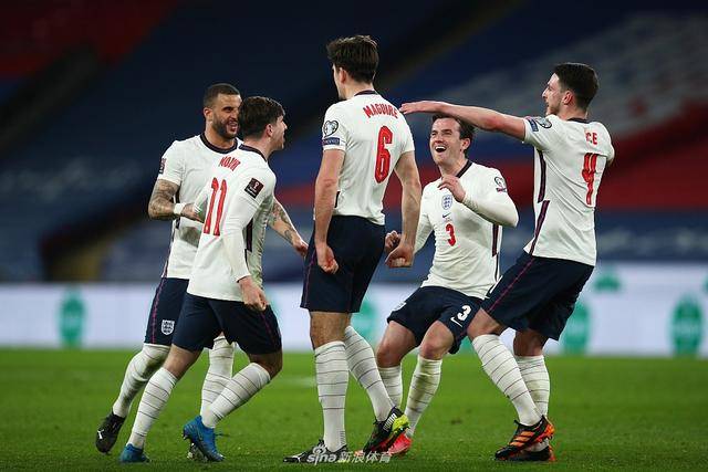 包含塞尔维亚队逼平瑞士，实力相当的词条