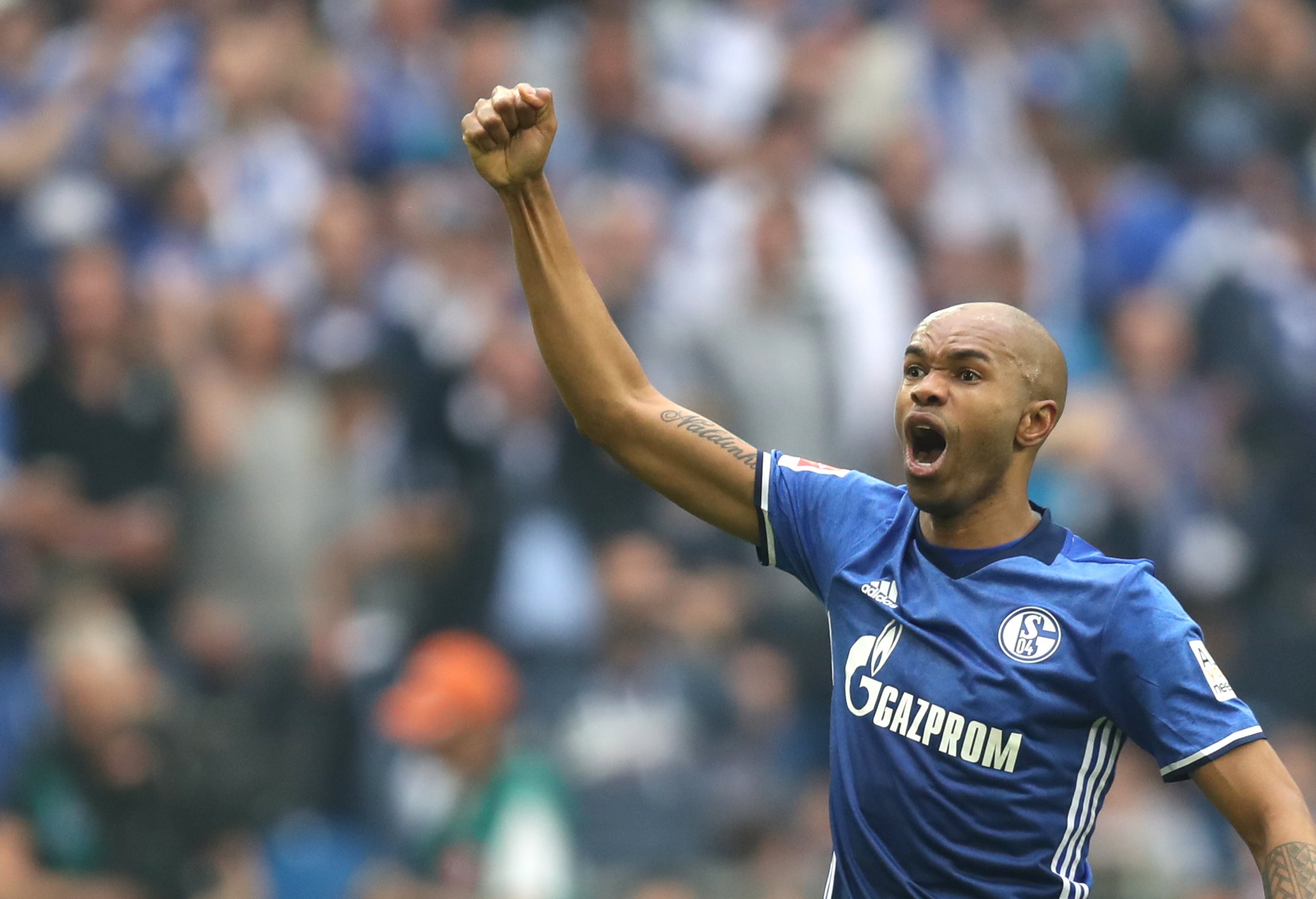 包含北威州德比，多特蒙德主场力克沙尔克的词条