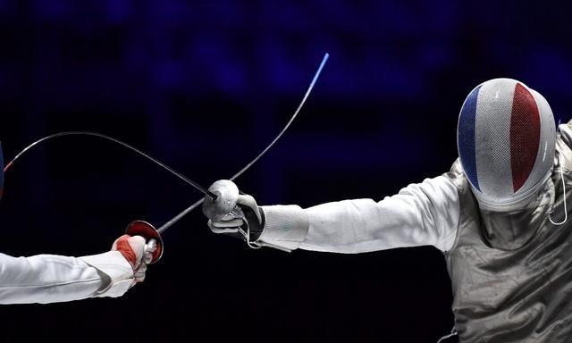 乌克兰击剑选手在比赛中夺冠 乌克兰击剑选手在比赛中夺冠