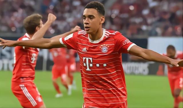 多特蒙德短兵相接，为锁定前四展开争夺的简单介绍