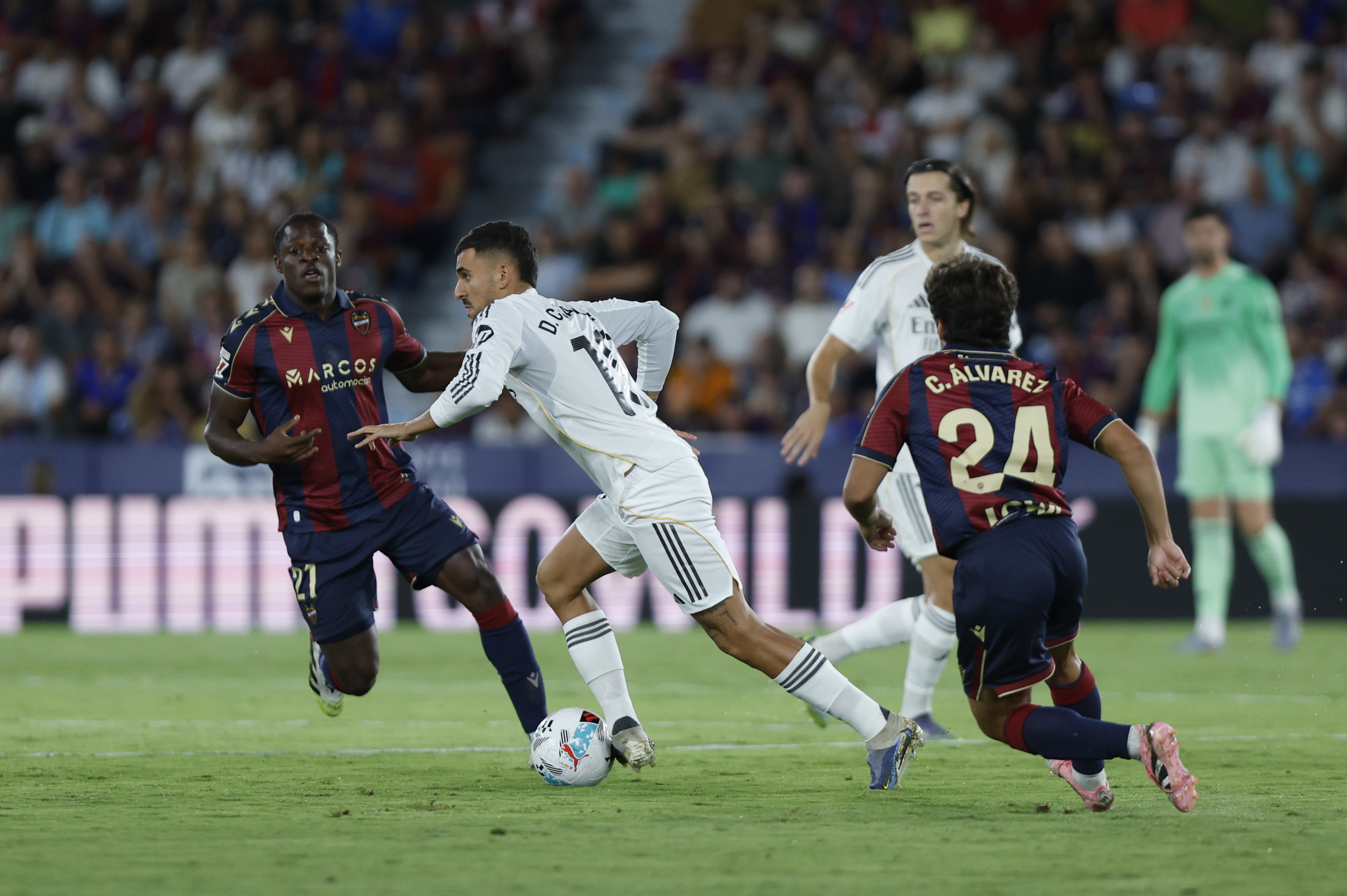 关于皇马将对阵罗马，球员整装待发战意昂扬的信息